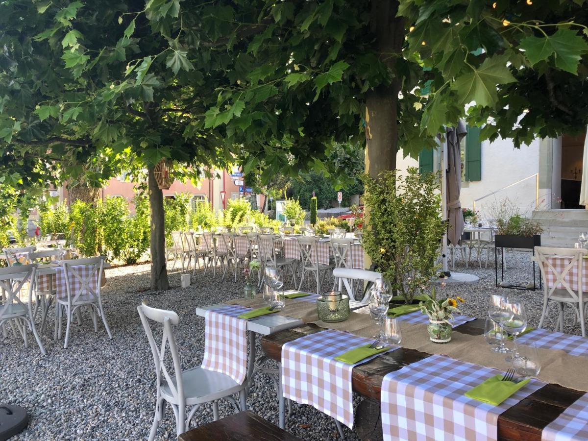 L'Auberge De Mezieres Bagian luar foto