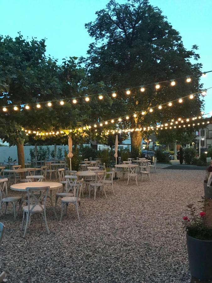 L'Auberge De Mezieres Bagian luar foto